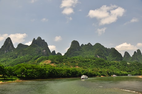 向家坝水电站(向家坝水电站：中国最大的高山混凝土双曲拱坝水电站)